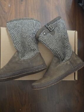 UGG Lyzw Cozy Mid-Calf Knit and Suede Boots